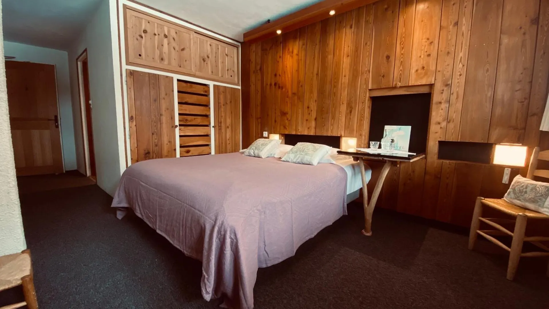 Hôtel les Lorès Val-dʼIsère
